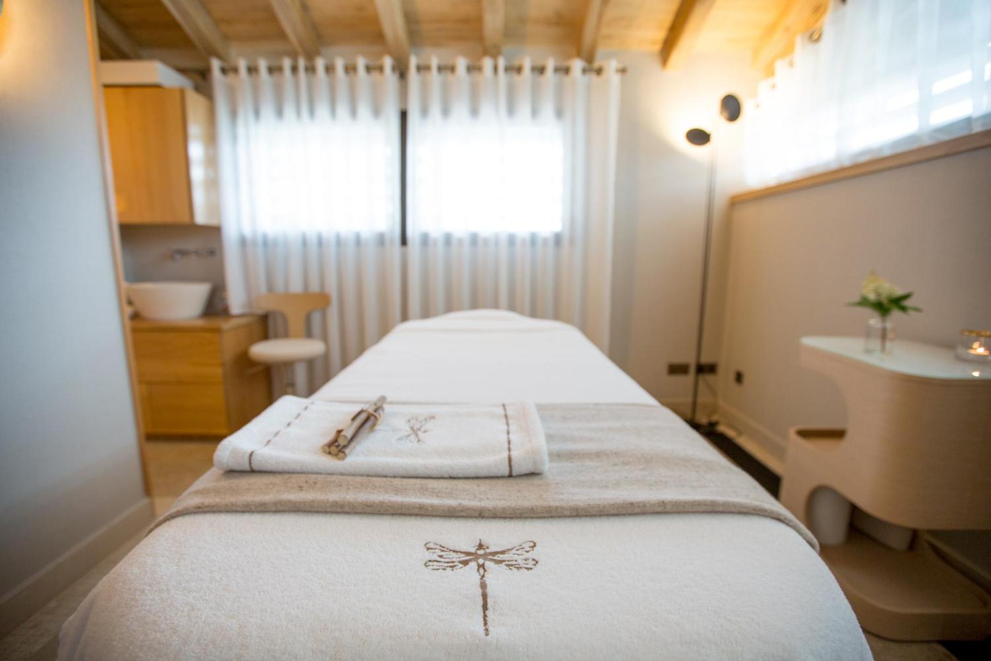 Hotel Domaine Des Etangs, Auberge Resorts Collection Massignac エクステリア 写真